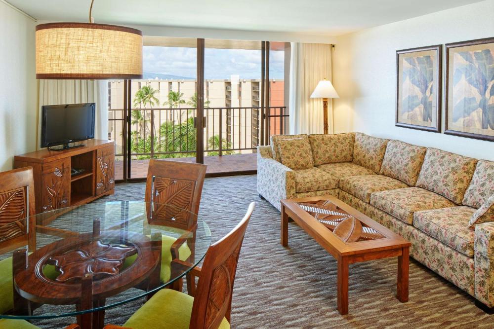 One-Bedroom Suite with Garden View interior